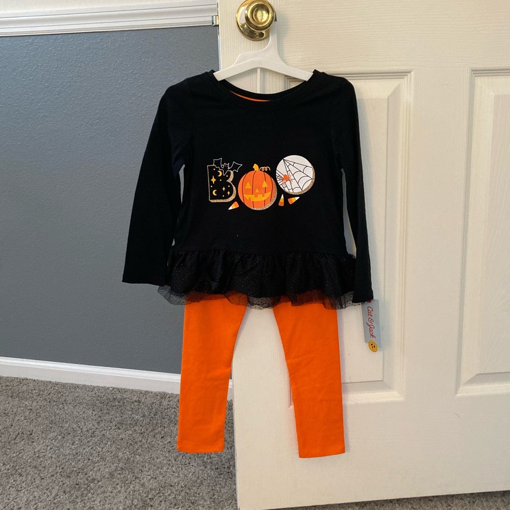 NWT Halloween 4T set!